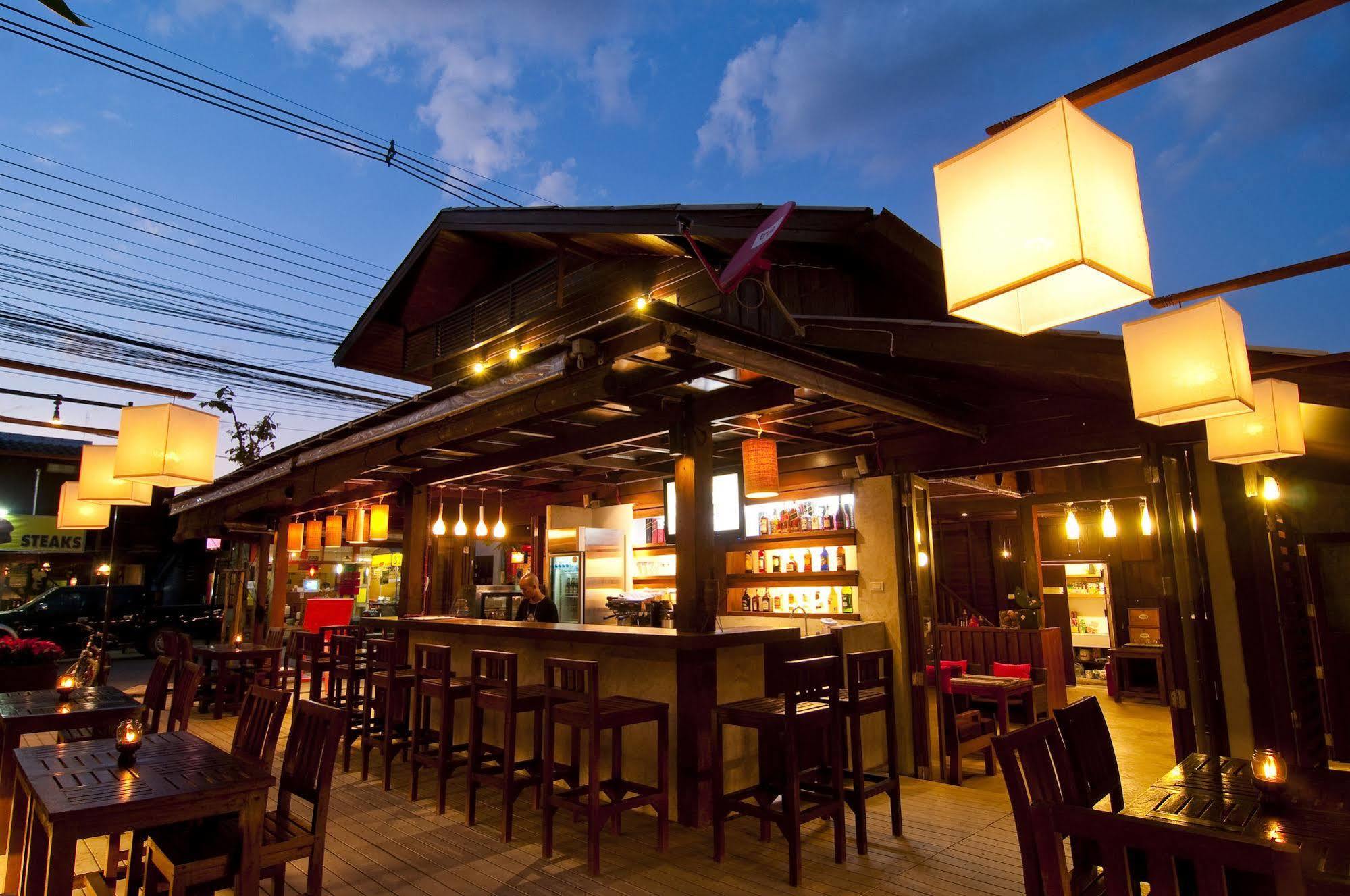 Lilu Pai Hotel Exterior photo
