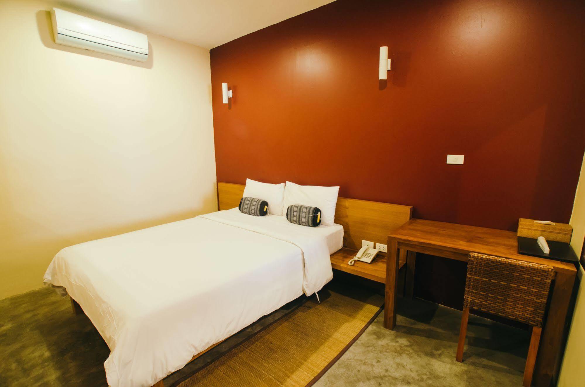 Lilu Pai Hotel Exterior photo