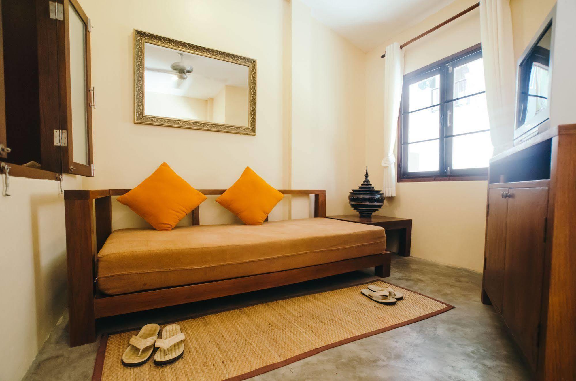 Lilu Pai Hotel Exterior photo